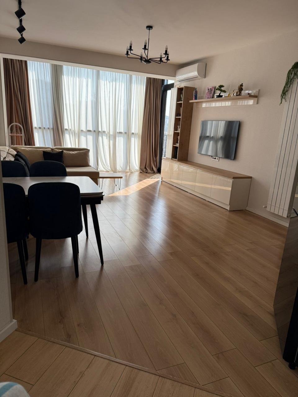 Two bedrooms for sale - Image 9